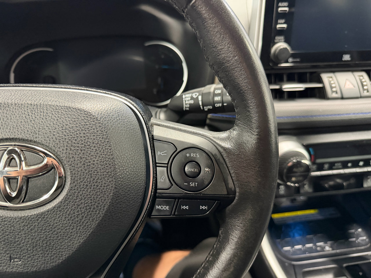 Used 2020 Toyota RAV4 XSE image 33