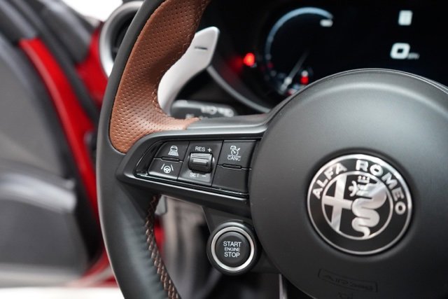 New 2025 Alfa Romeo Giulia Intensa AWD w/ Driving Assist Package image 21