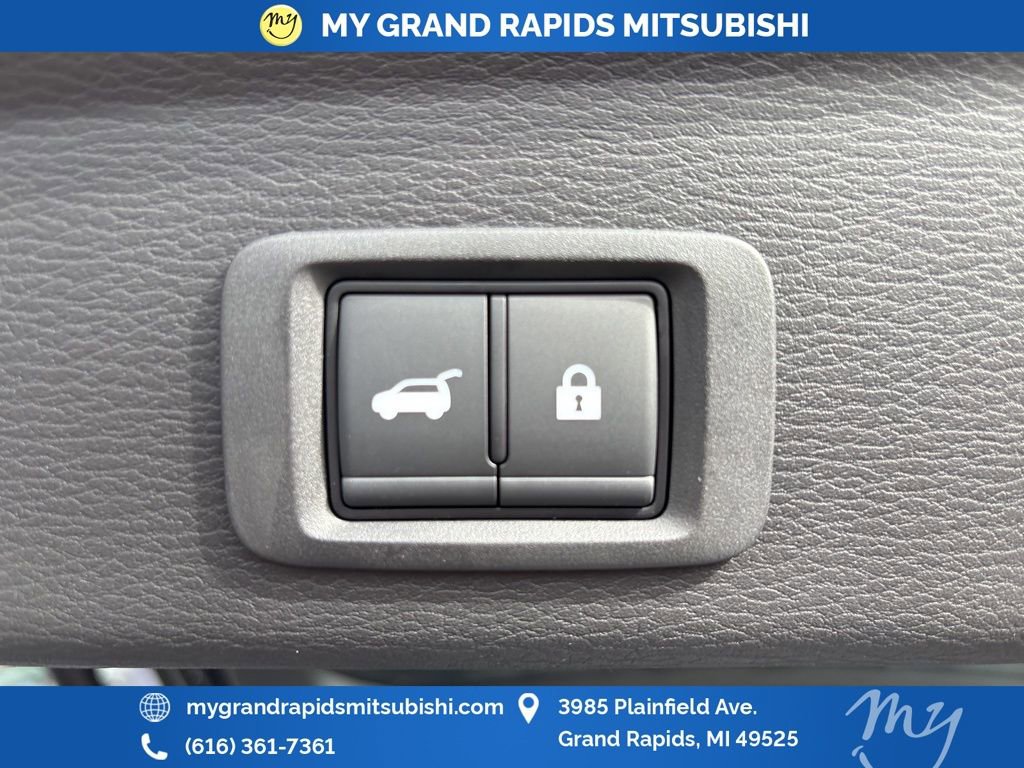 New 2025 Mitsubishi Outlander SEL image 20