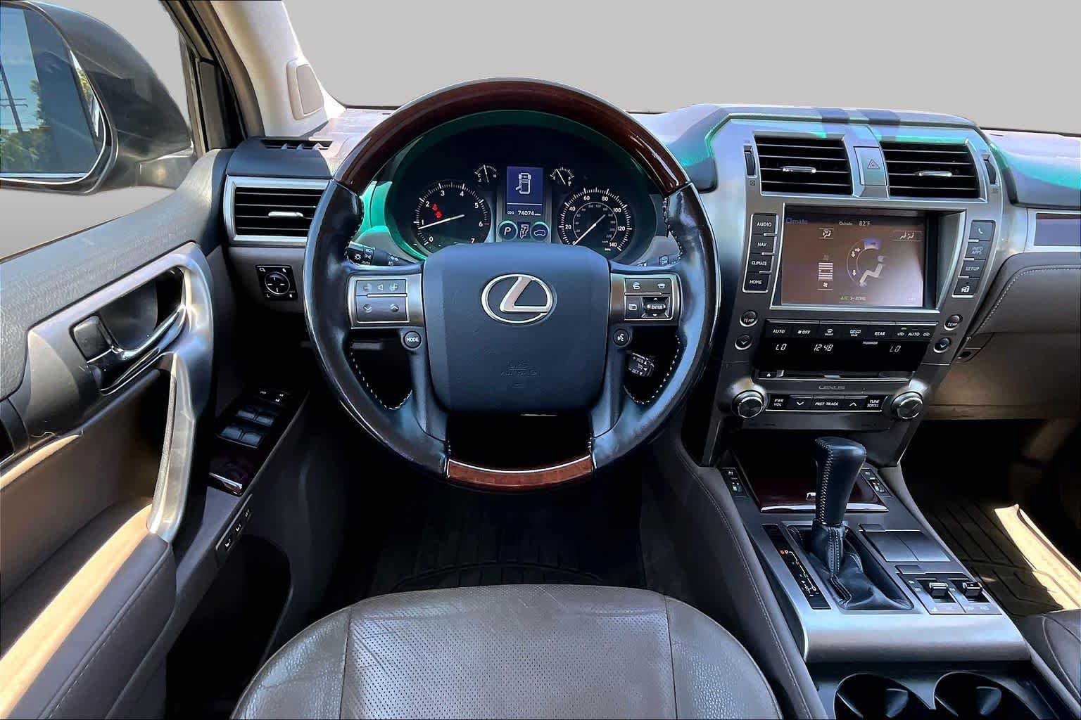 Used 2015 Lexus GX 460 w/ Premium Package AWD/4WD image 5