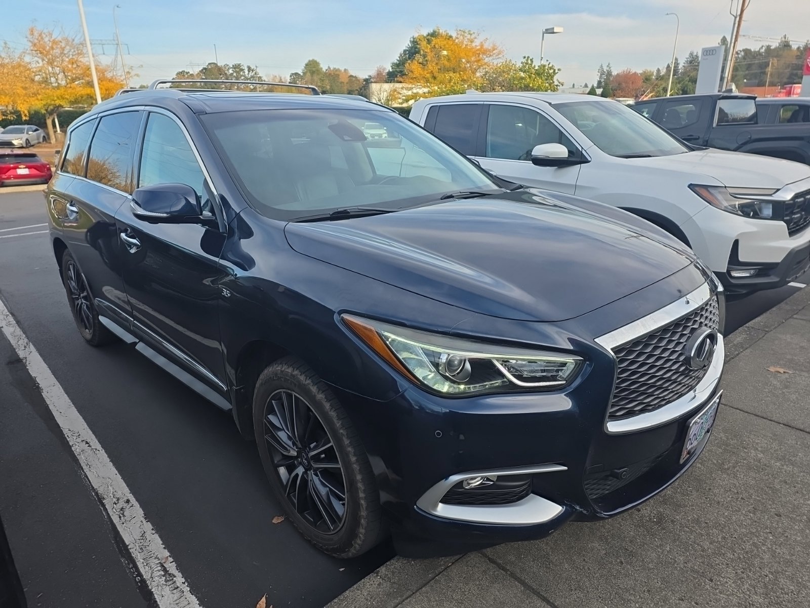 Used 2016 INFINITI QX60 Luxe w/ Deluxe Technology Package AWD/4WD image 2