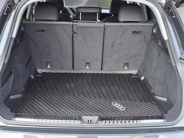 Used 2025 Audi Q5 Premium w/ Convenience Package image 15