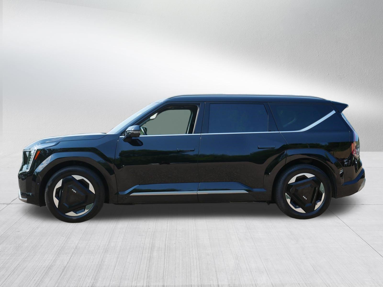 Used 2024 Kia EV9 Land AWD/4WD image 4