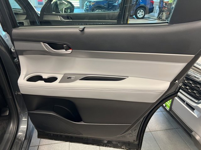 Used 2022 Hyundai Palisade SEL w/ 8P Bench Seat Package image 15