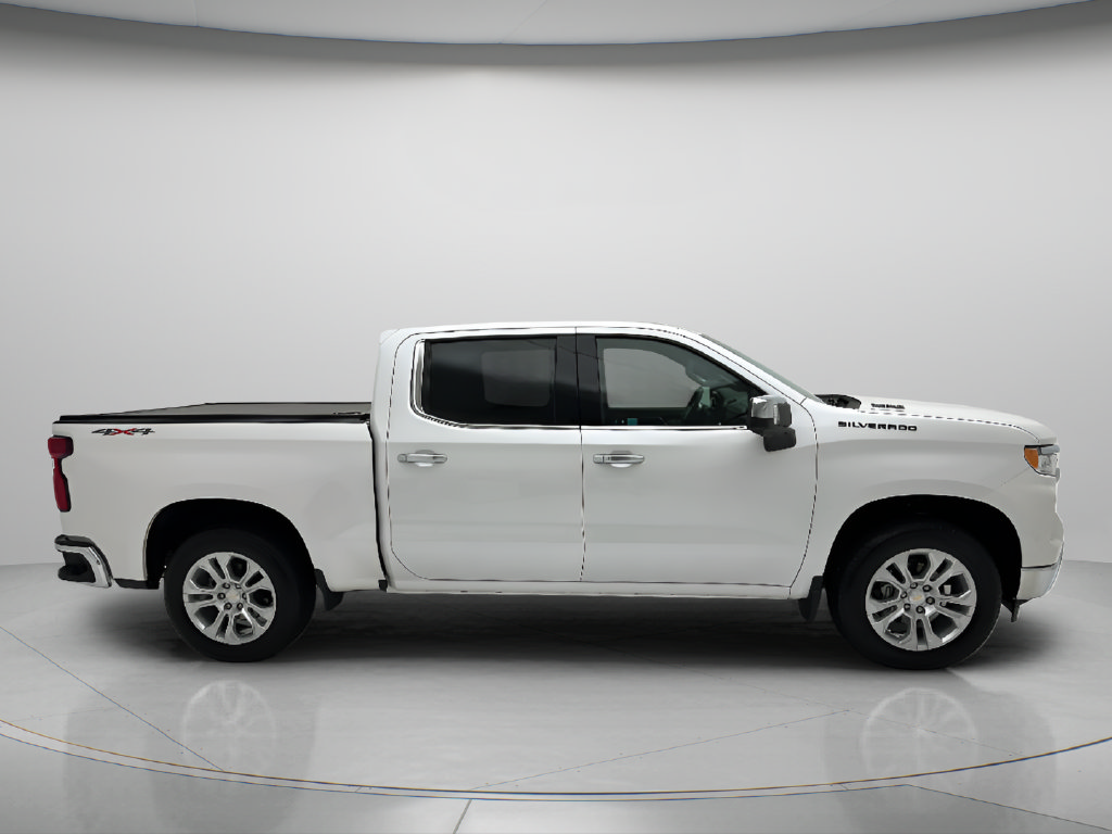 Used 2023 Chevrolet Silverado 1500 LTZ w/ Technology Package AWD/4WD image 4