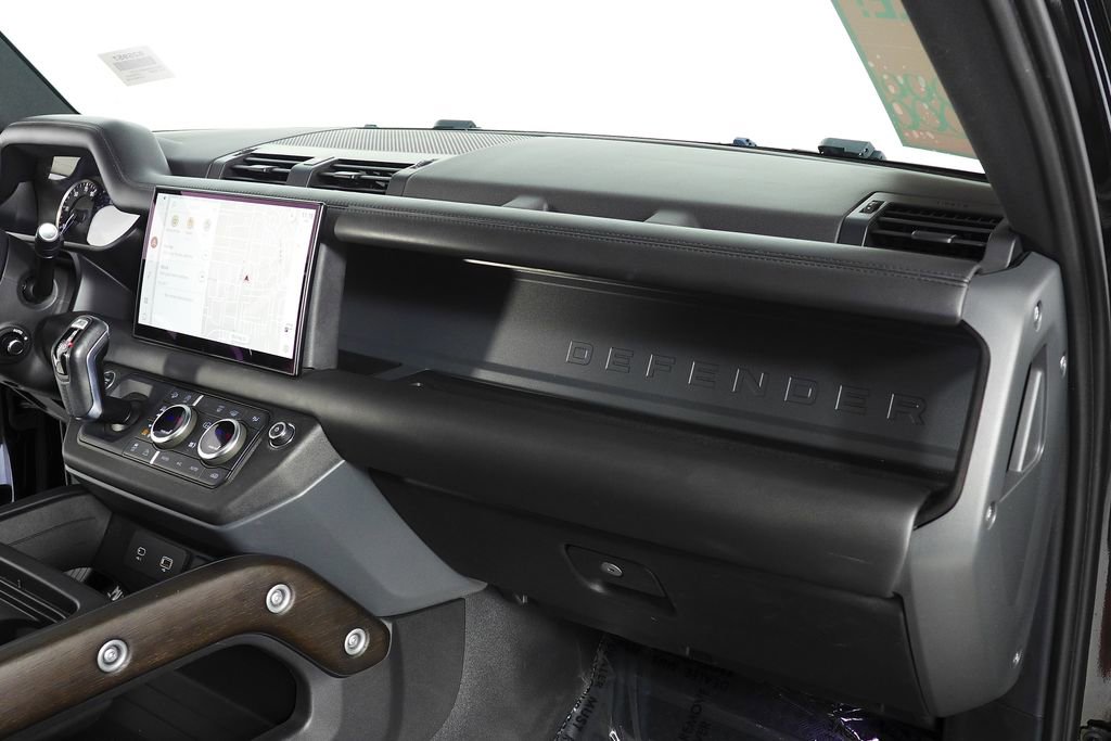Used 2023 Land Rover Defender 110 X-Dynamic SE image 14
