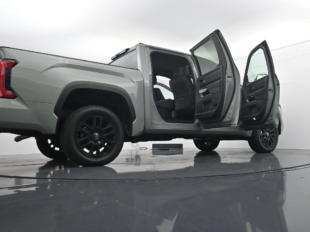 Used 2026 Toyota Tundra Limited AWD/4WD image 29