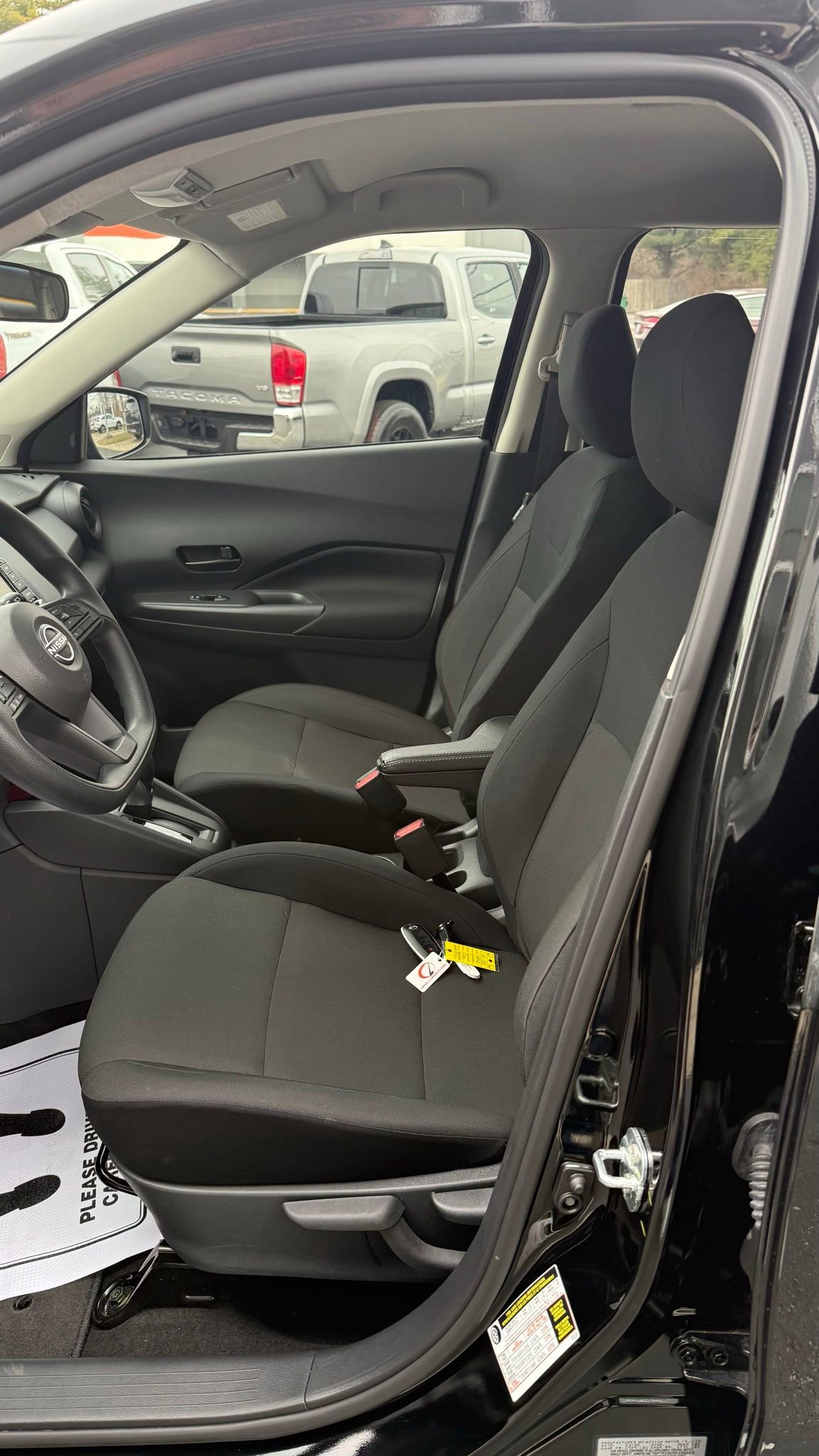 Used 2025 Nissan Kicks Play S image 28