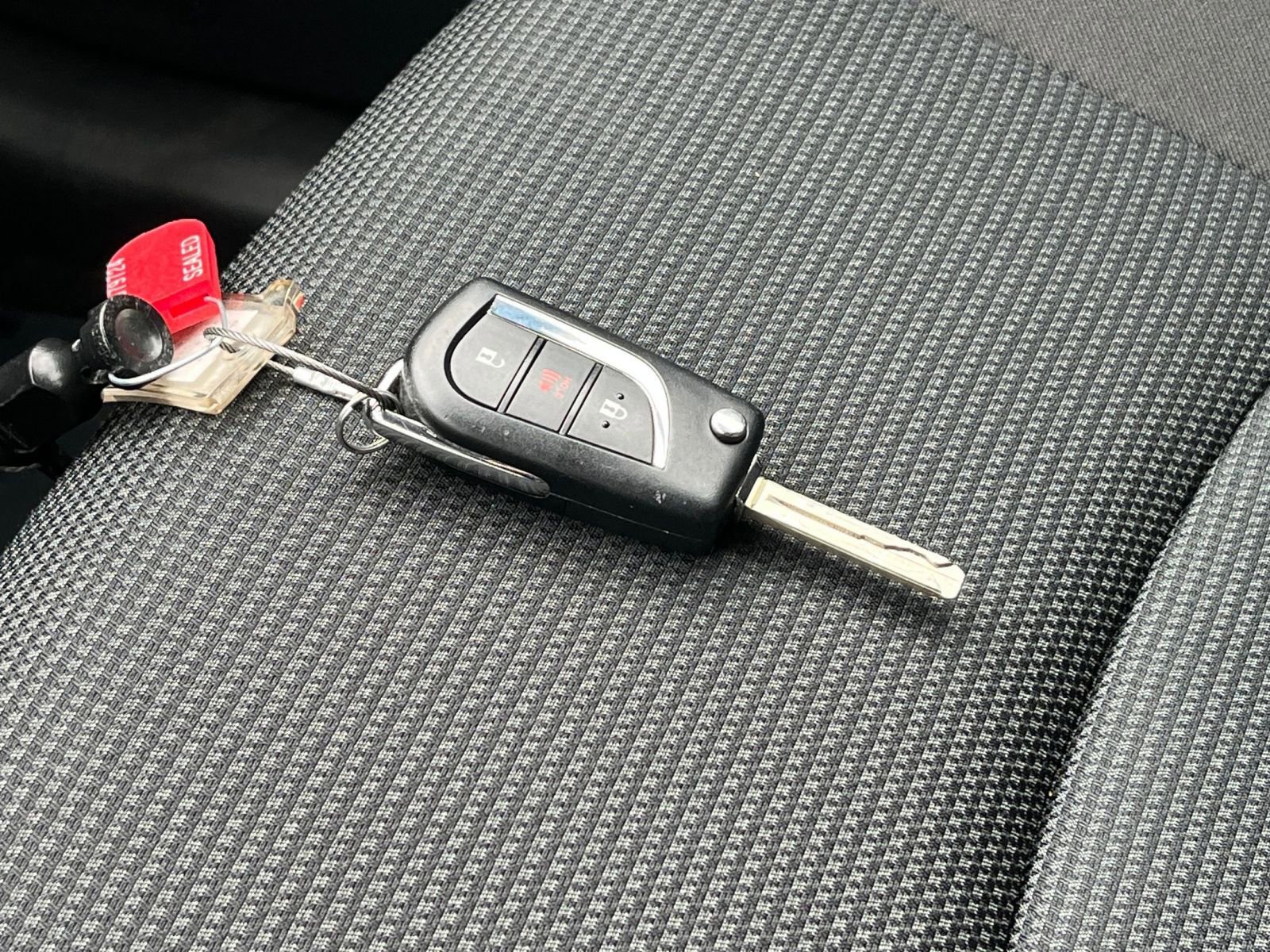 Used 2025 Toyota RAV4 LE image 22