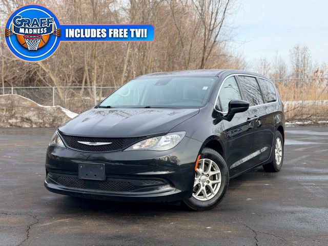 Used 2023 Chrysler Voyager LX image 1