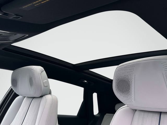 Used 2025 Cadillac Lyriq Sport image 15