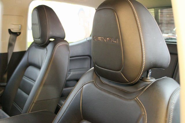 Used 2018 GMC Canyon Denali image 17