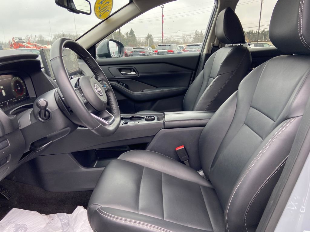 Used 2024 Nissan Rogue SL image 11