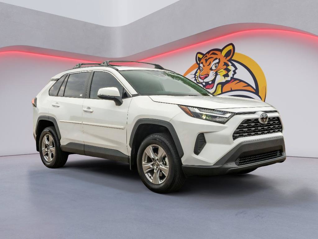 Used 2024 Toyota RAV4 XLE AWD/4WD image 3