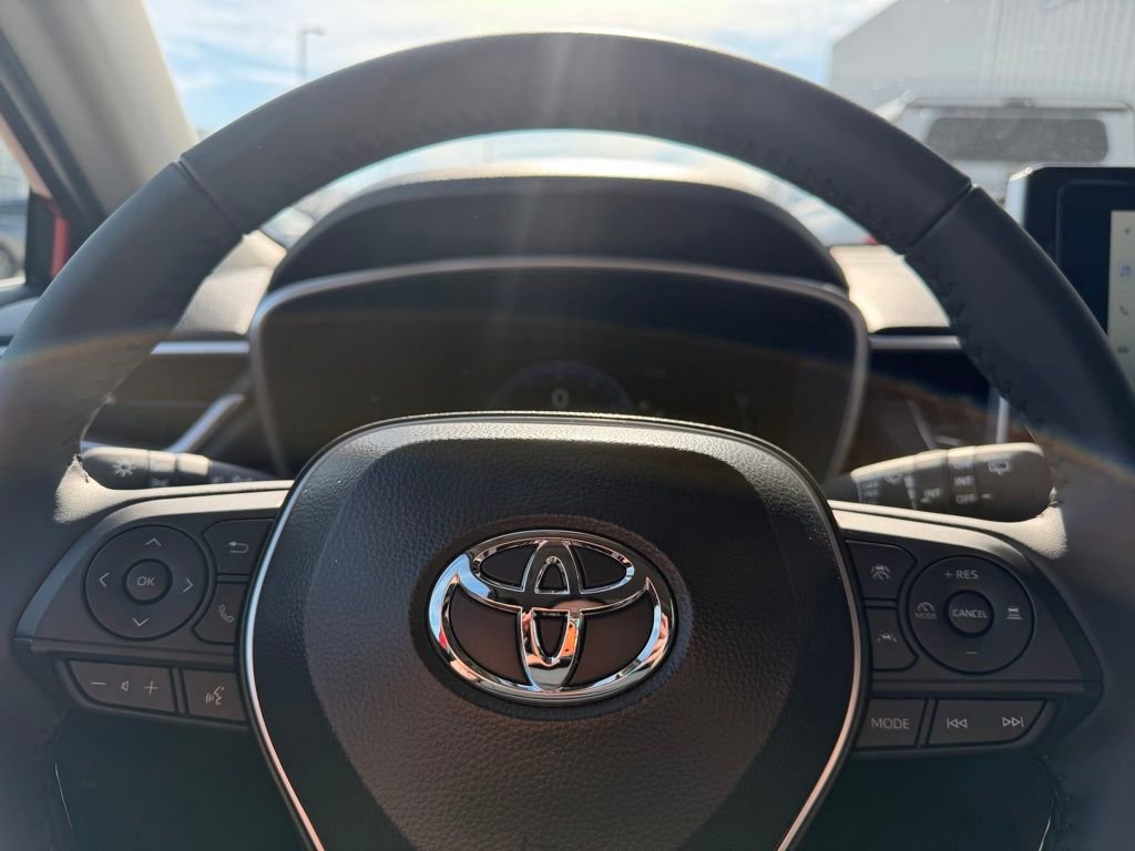 Used 2025 Toyota Corolla Cross XLE image 10