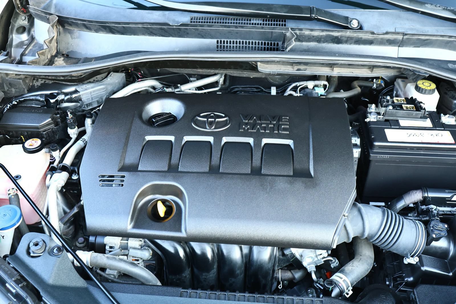 Used 2021 Toyota C-HR XLE FWD image 29