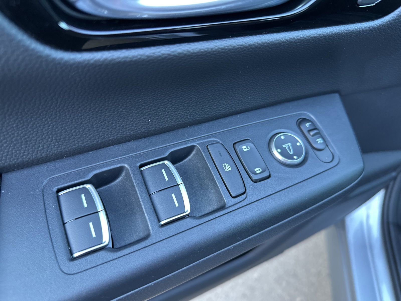 Used 2024 Honda CR-V Sport Touring image 17