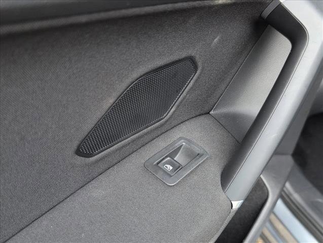 Used 2020 Volkswagen Tiguan S image 24