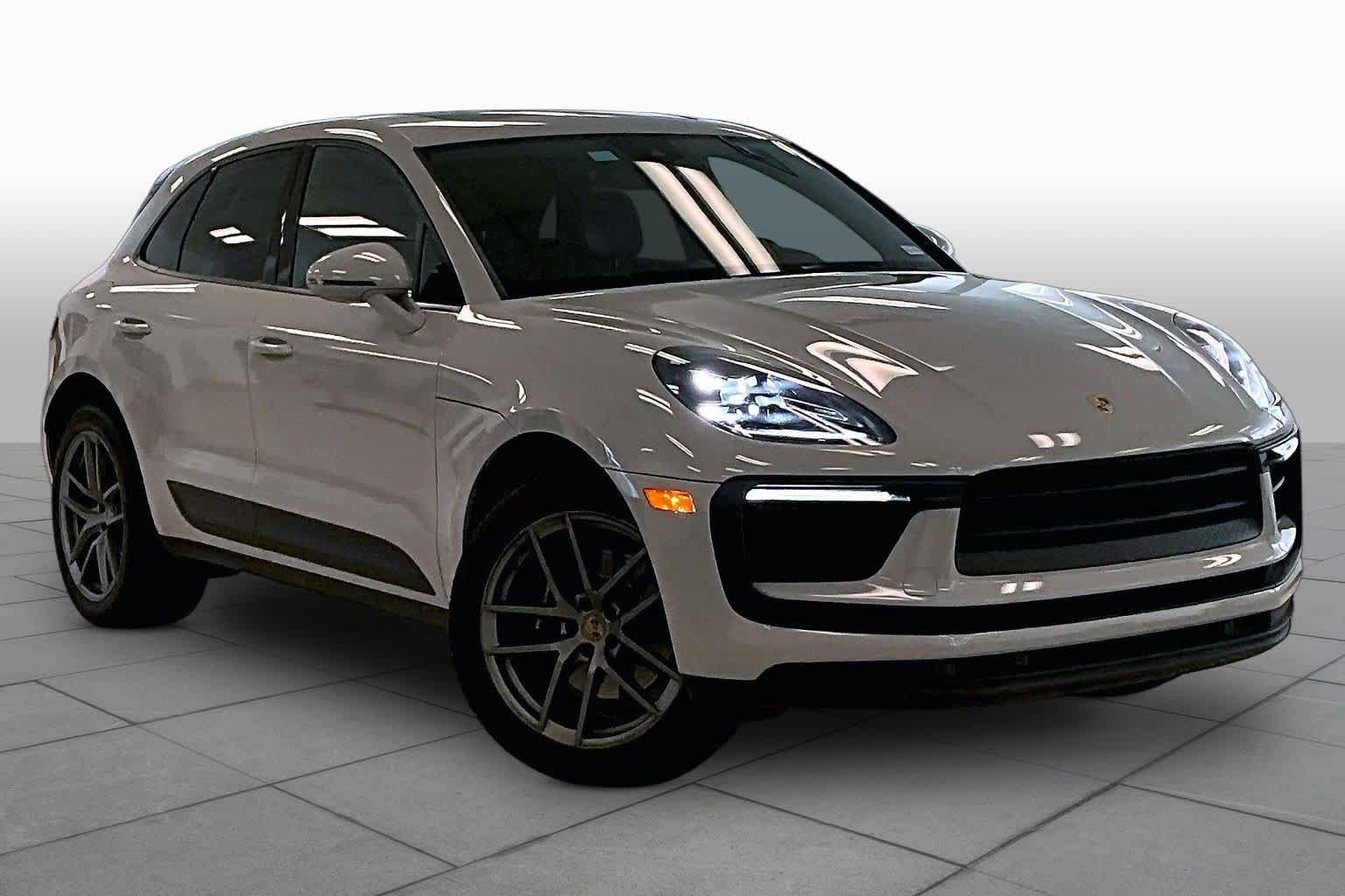 Used 2022 Porsche Macan AWD/4WD image 2