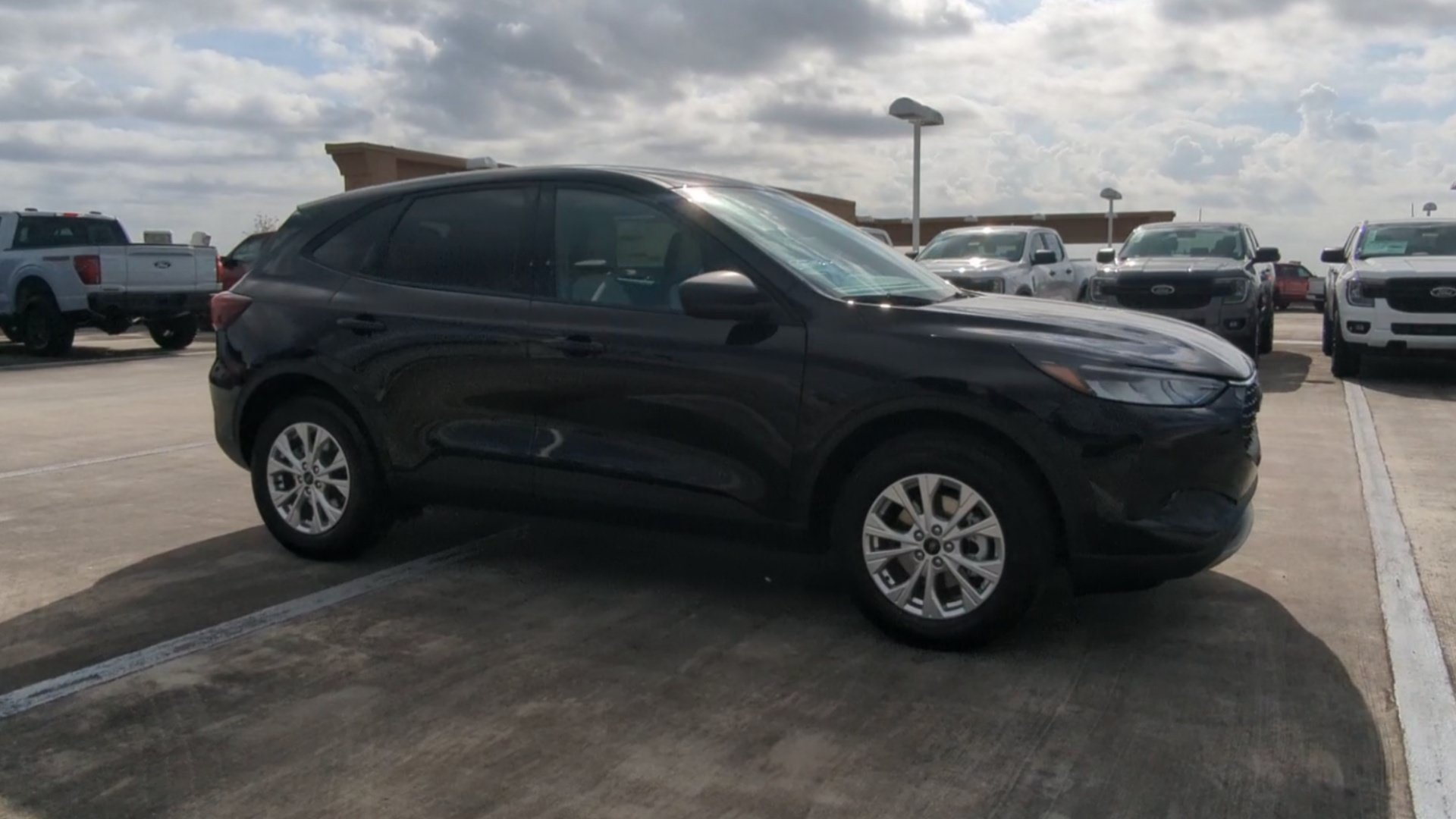 New 2026 Ford Escape Active FWD image 37