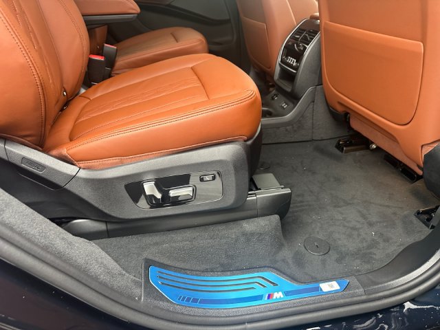 New 2027 BMW X7 xDrive40i w/ M Sport Package AWD/4WD image 21
