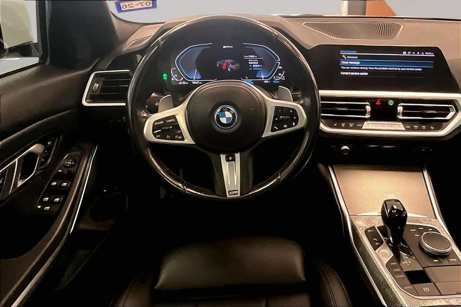 Used 2022 BMW 330e w/ M Sport Package RWD image 5