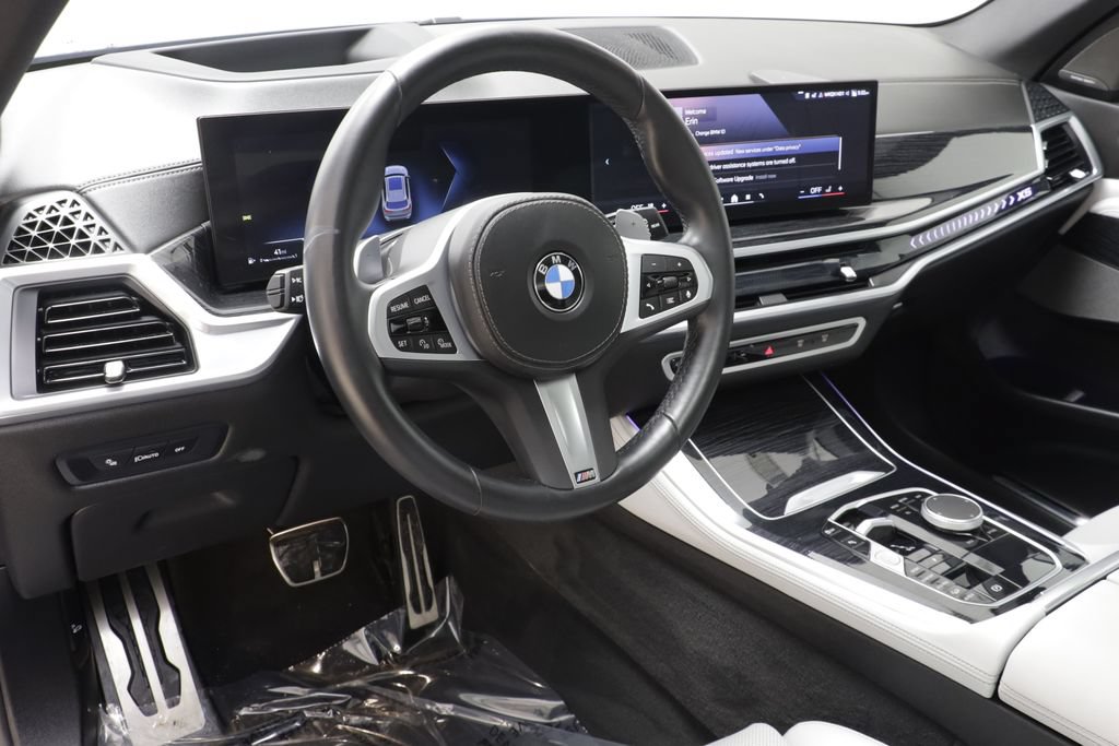 Used 2024 BMW X5 xDrive40i w/ M Sport Package AWD/4WD image 7