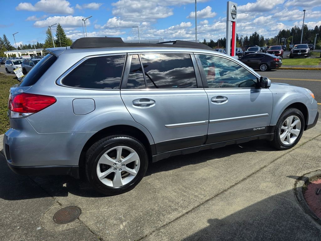 Used 2013 Subaru Outback 2.5i Premium AWD/4WD image 3