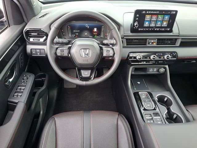 Certified 2025 Honda Pilot Black Edition image 13