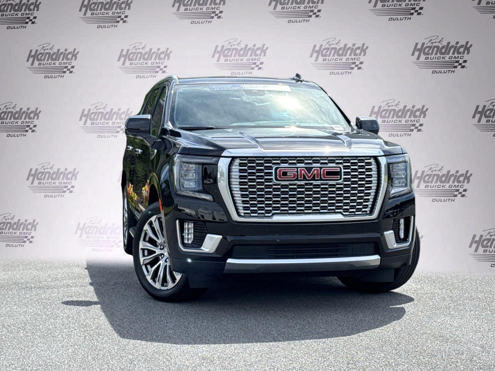 Used 2023 GMC Yukon Denali w/ LPO, Floor Liner Package AWD/4WD image 2
