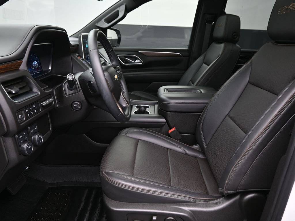Used 2024 Chevrolet Suburban High Country image 10