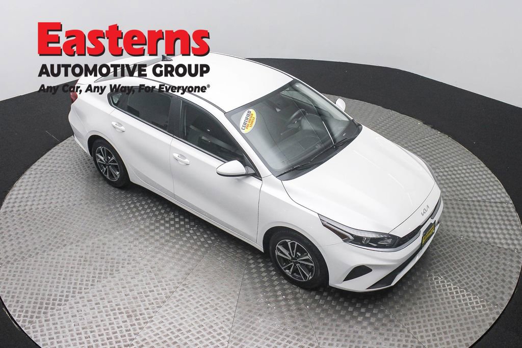 Used 2023 Kia Forte LXS FWD image 3