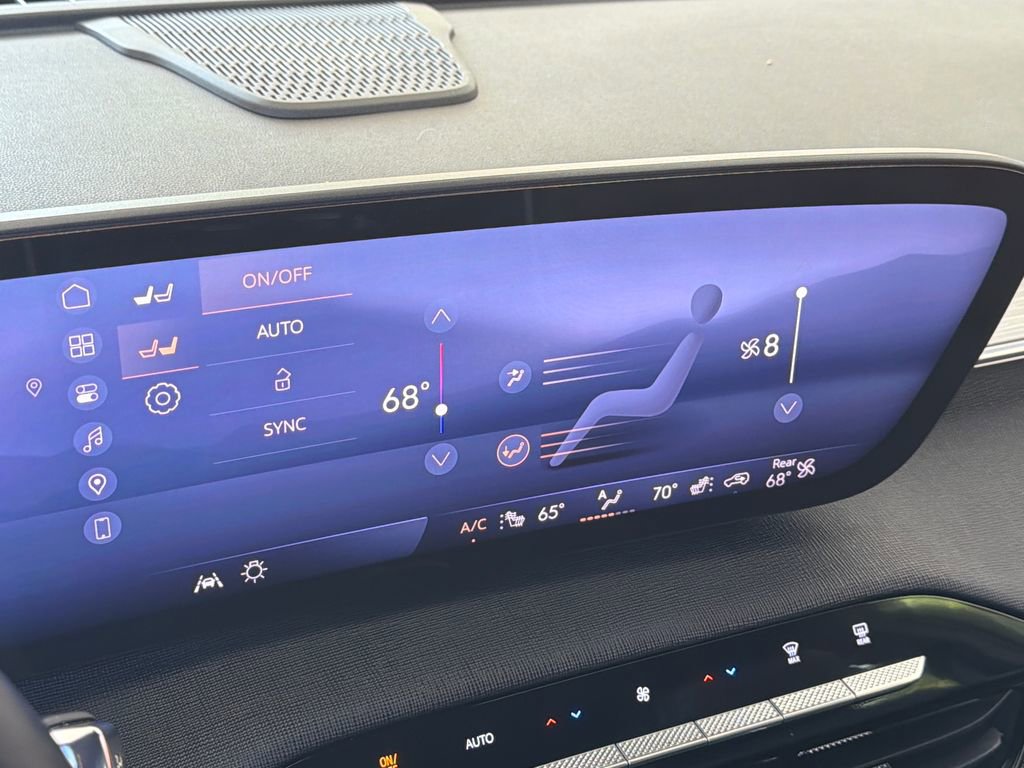 Used 2025 Buick Enclave Preferred image 8