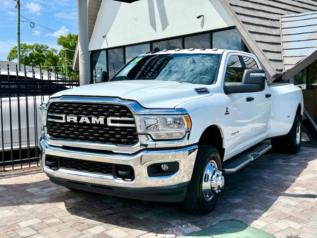 Used 2024 RAM 3500 Big Horn AWD/4WD image 5