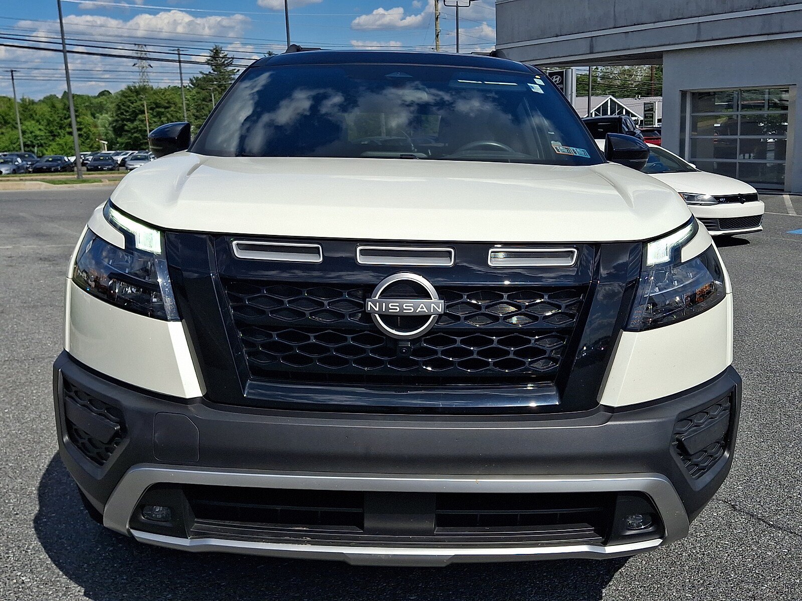 Used 2024 Nissan Pathfinder Rock Creek AWD/4WD image 2