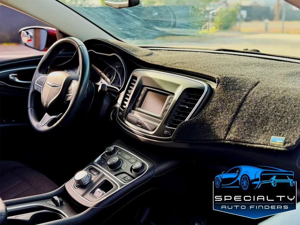 Used 2015 Chrysler 200 Limited w/ Convenience Group FWD image 14