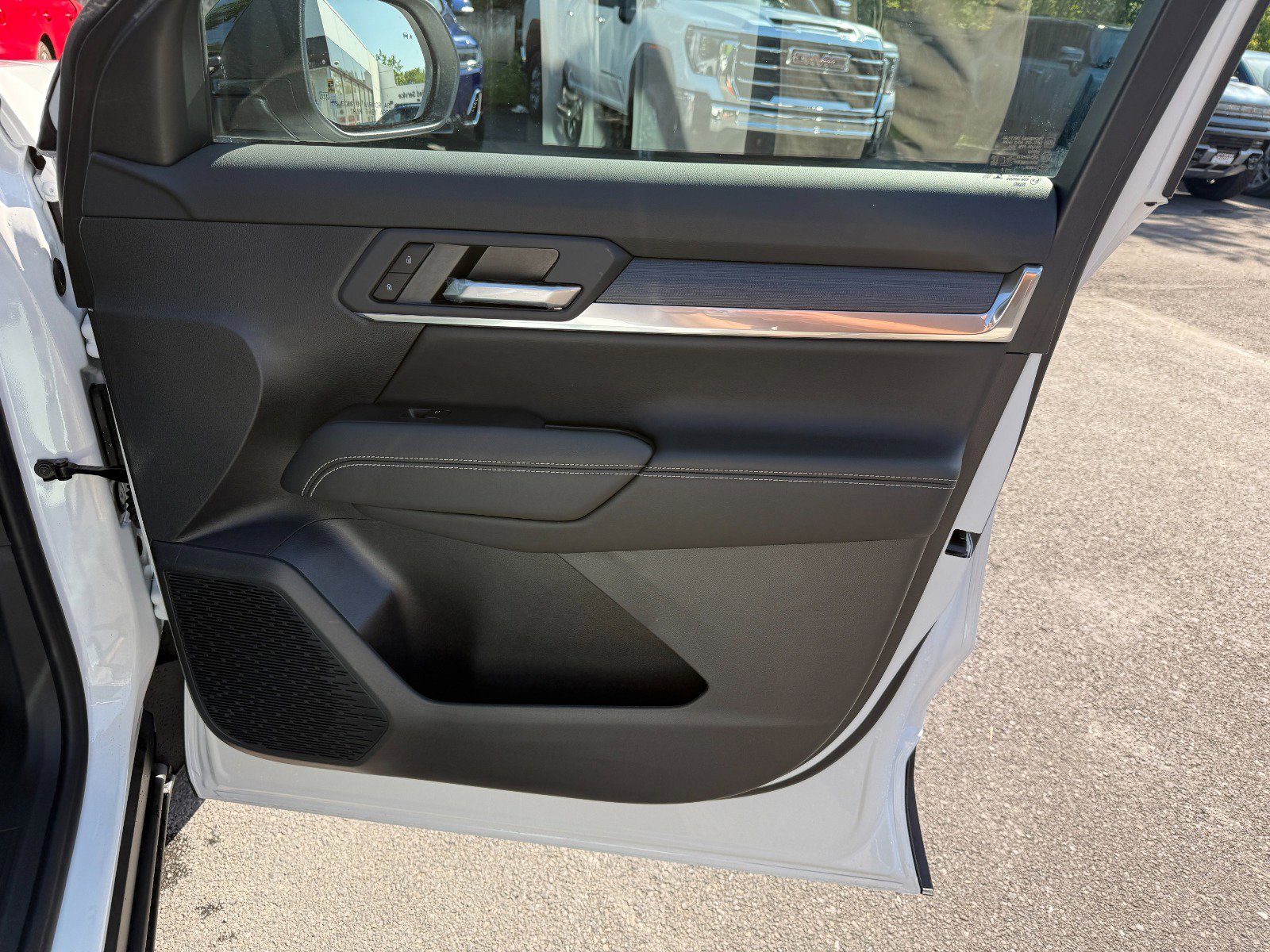 New 2026 GMC Terrain Elevation w/ LPO, Floor Liner Package FWD image 22