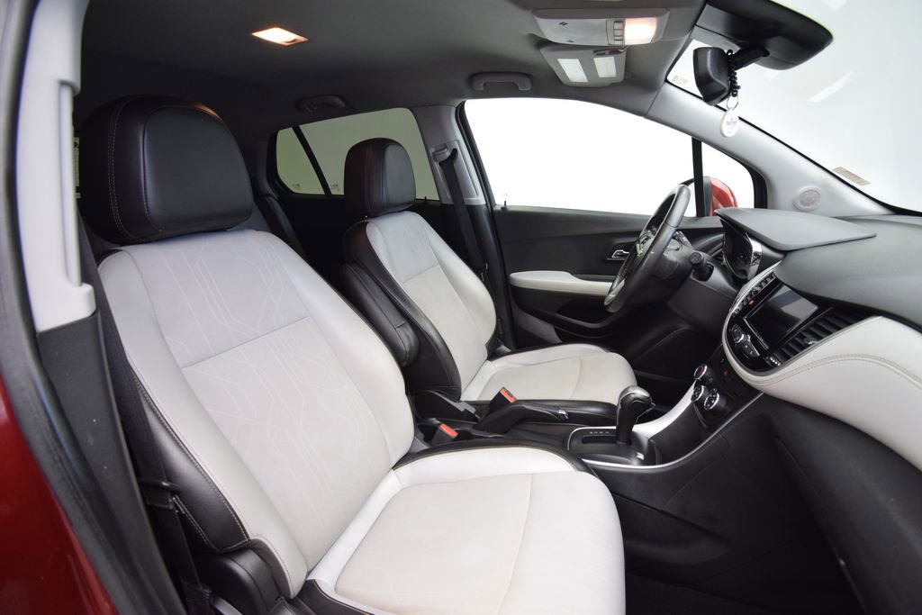 Used 2021 Chevrolet Trax LT w/ Driver Confidence Package image 14