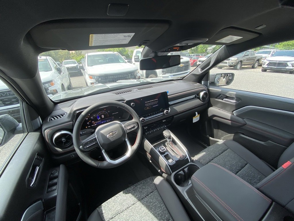 New 2025 Chevrolet Colorado Z71 image 9