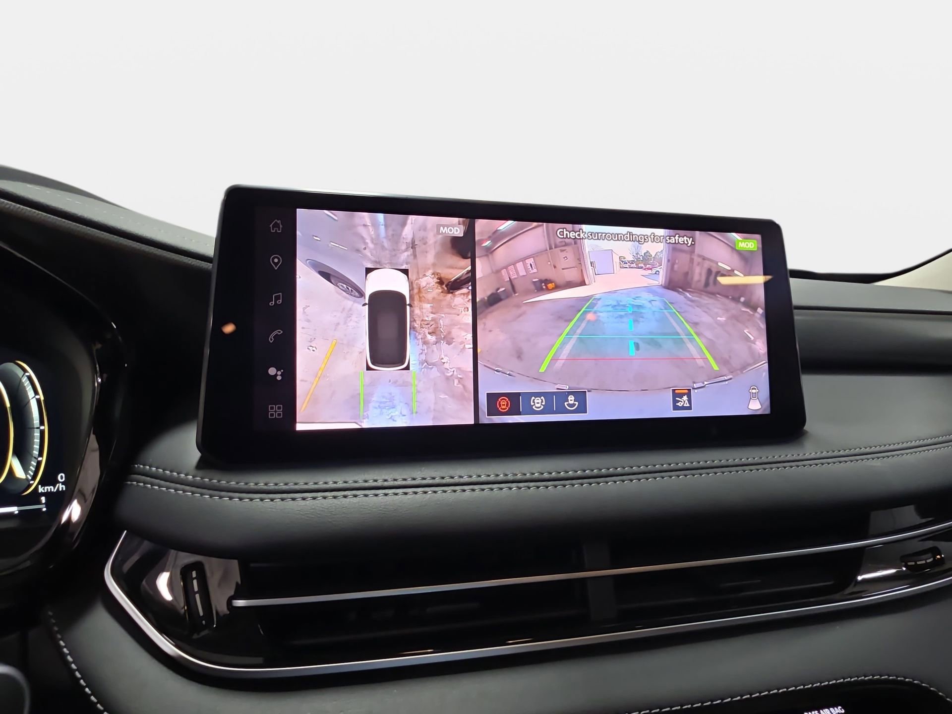 Certified 2026 INFINITI QX60 Luxe w/ Cargo Package image 23