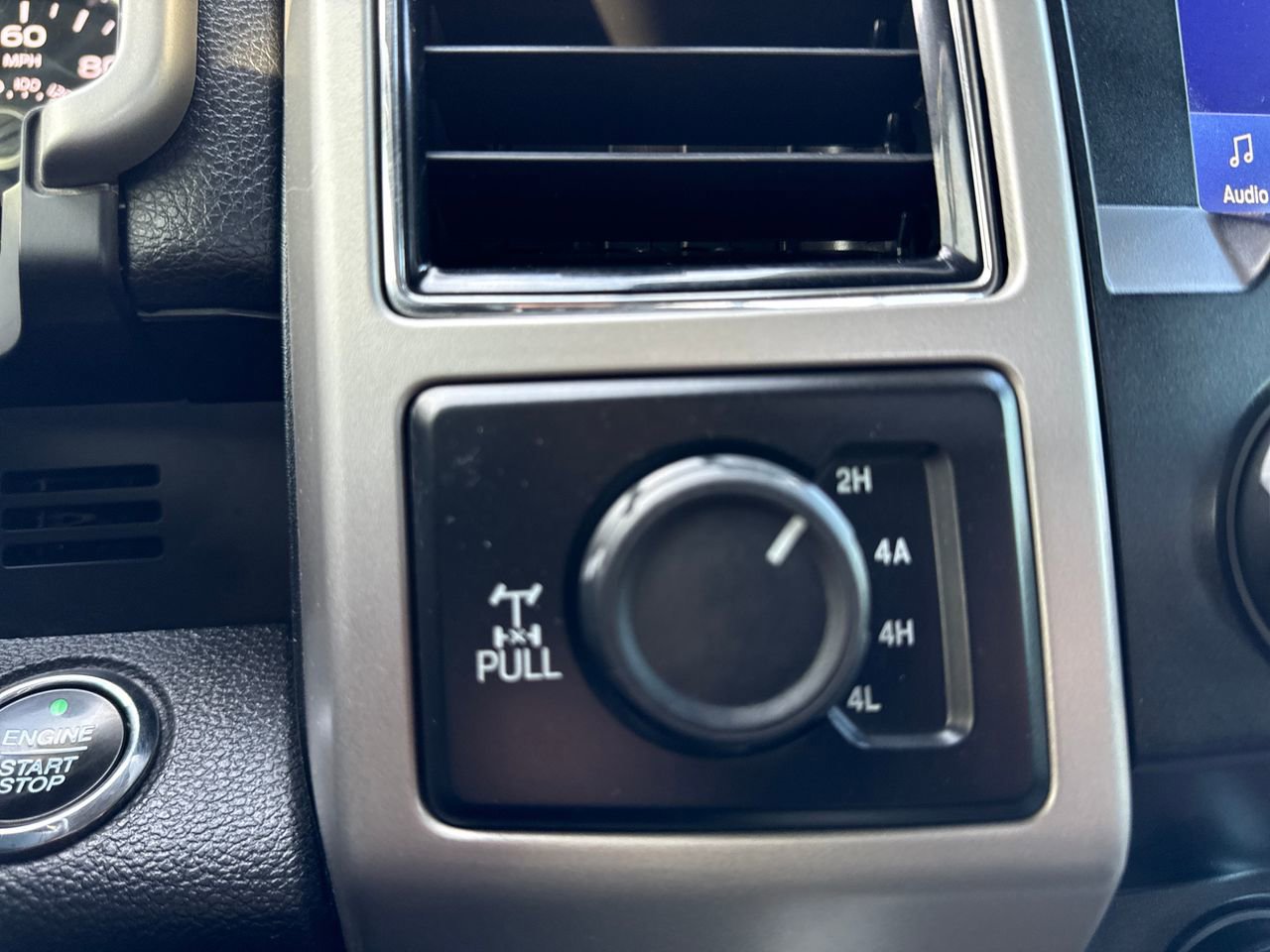 Used 2020 Ford F150 Lariat image 23