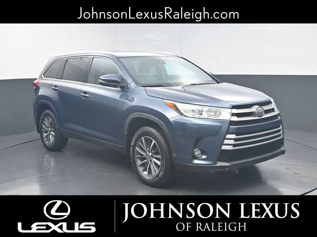 Used 2019 Toyota Highlander XLE image 3