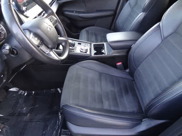 Used 2024 Mitsubishi Outlander SE AWD/4WD image 6