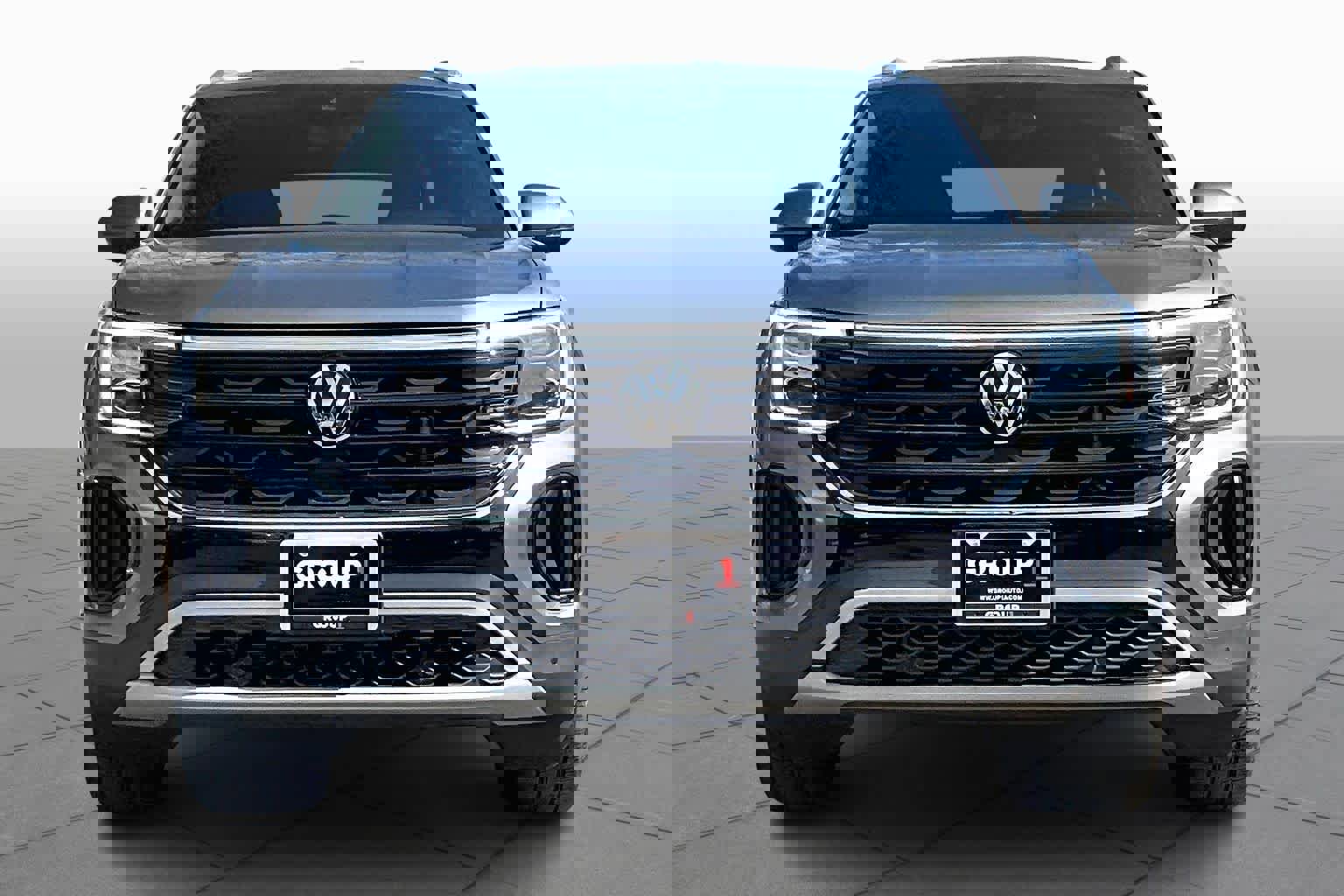 Used 2025 Volkswagen Atlas Cross Sport SE image 3