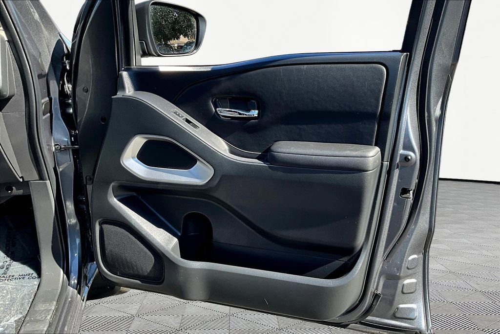 Used 2023 Nissan Frontier SV w/ Tow Package image 26