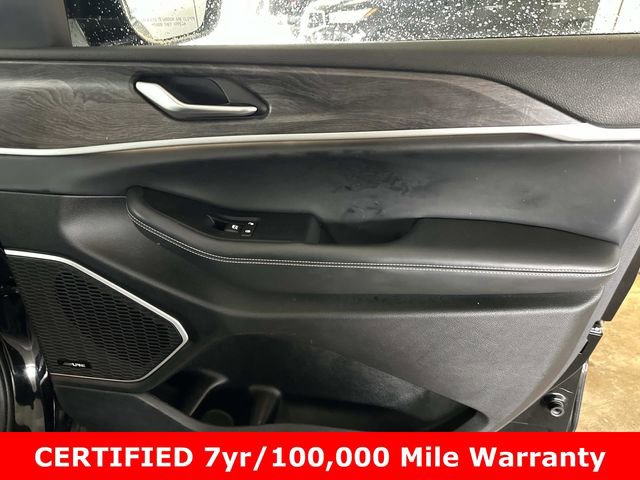 Used 2022 Jeep Grand Cherokee Limited w/ Luxury Tech Group II image 8