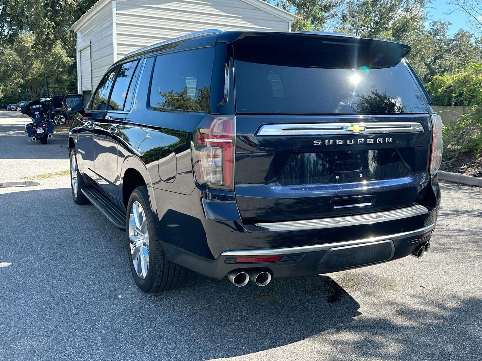 Certified 2023 Chevrolet Suburban High Country w/ Max Trailering Package RWD image 4