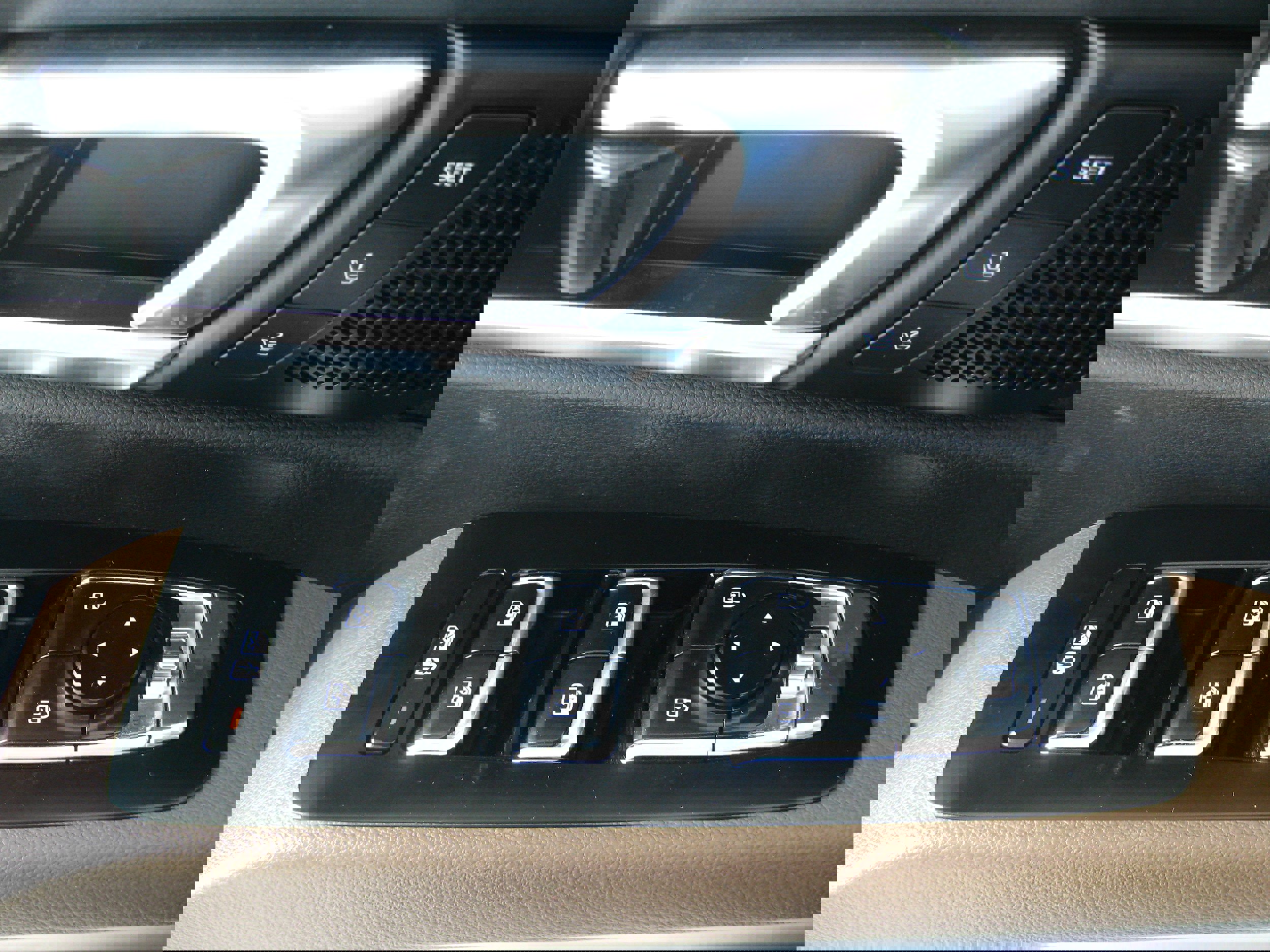 Certified 2022 Kia Telluride SX w/ SX Prestige Package image 12