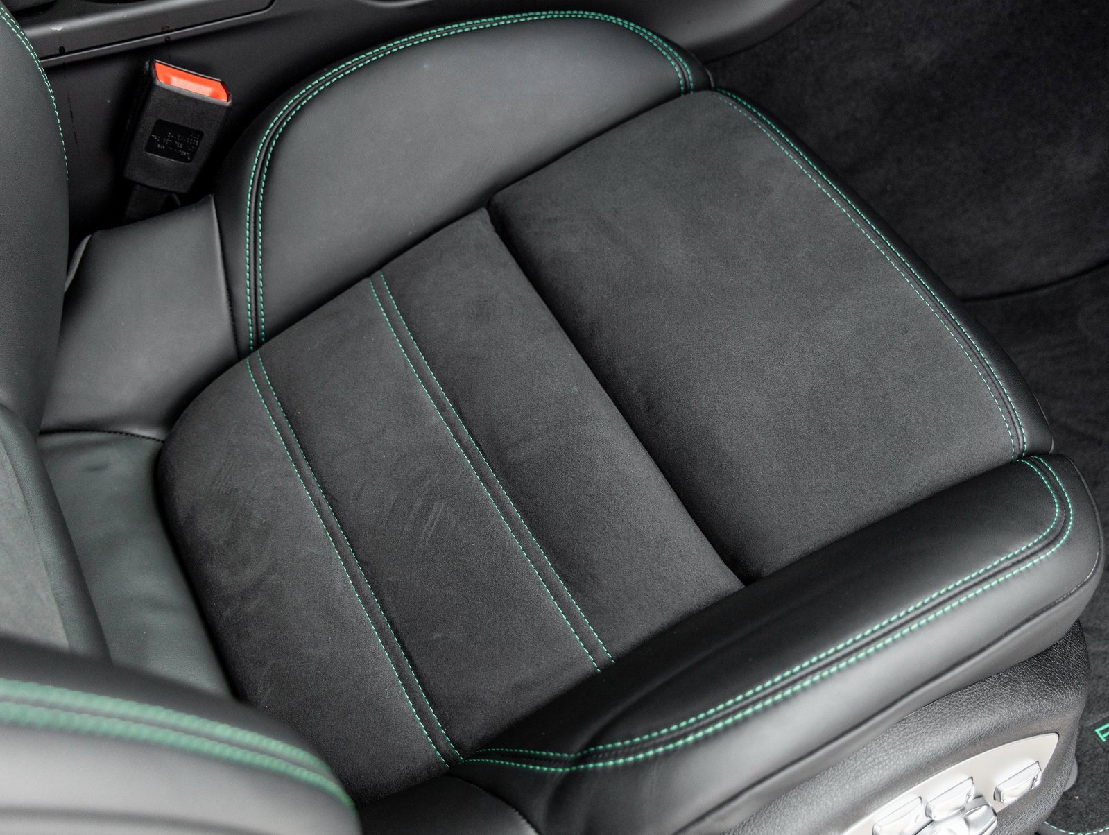 Used 2023 Porsche Macan GTS image 41