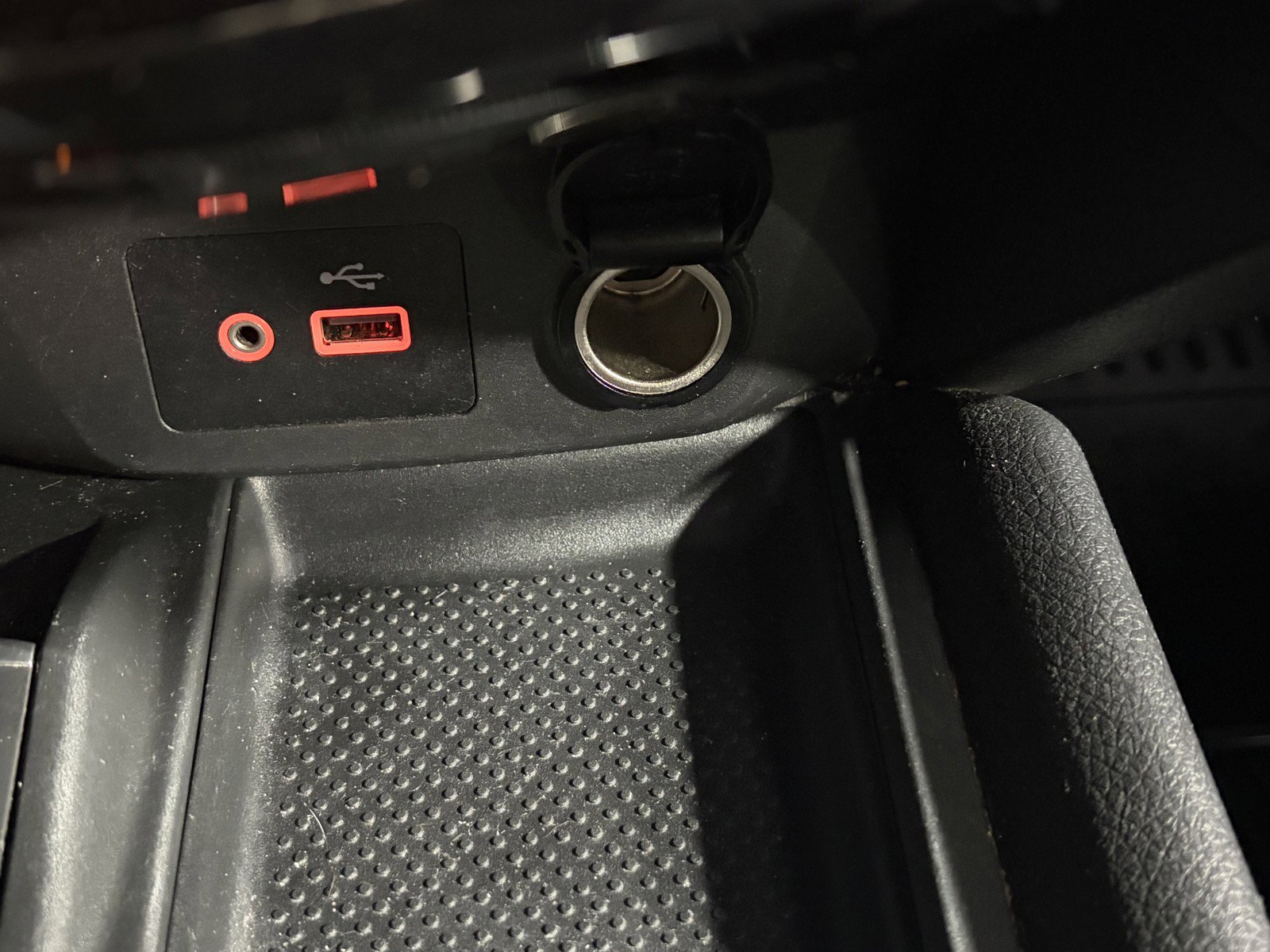 Used 2019 Nissan Rogue SV w/ Premium Package AWD/4WD image 15